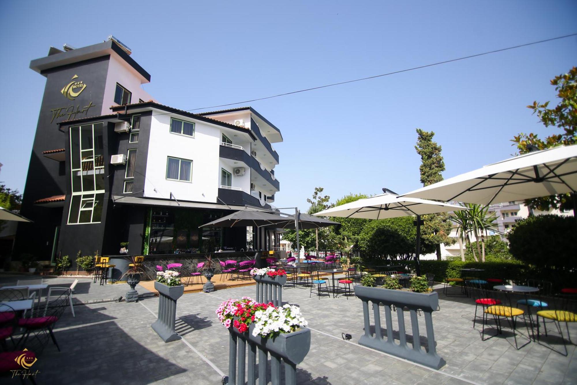ホテル The Hart Vlorë エクステリア 写真